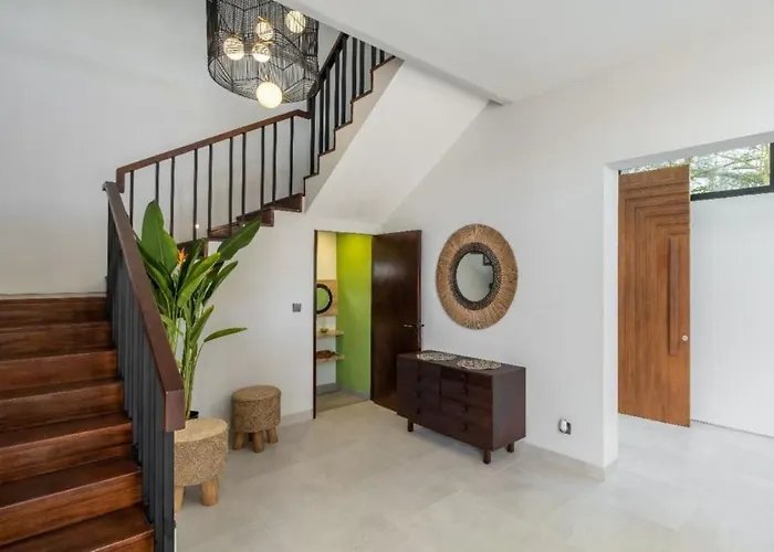 Cakra - 4 Bedroom Luxury With Infinity Pool And Paddy Field View 别墅