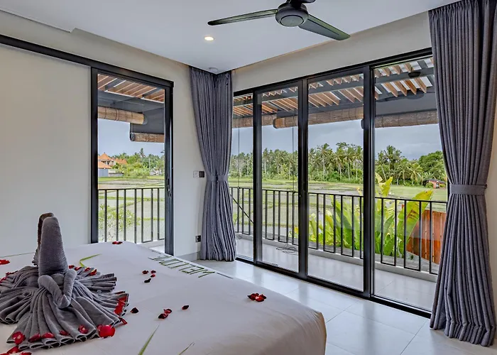 别墅 Cakra - 4 Bedroom Luxury With Infinity Pool And Paddy Field View *