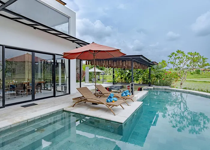 Cakra - 4 Bedroom Luxury With Infinity Pool And Paddy Field View
